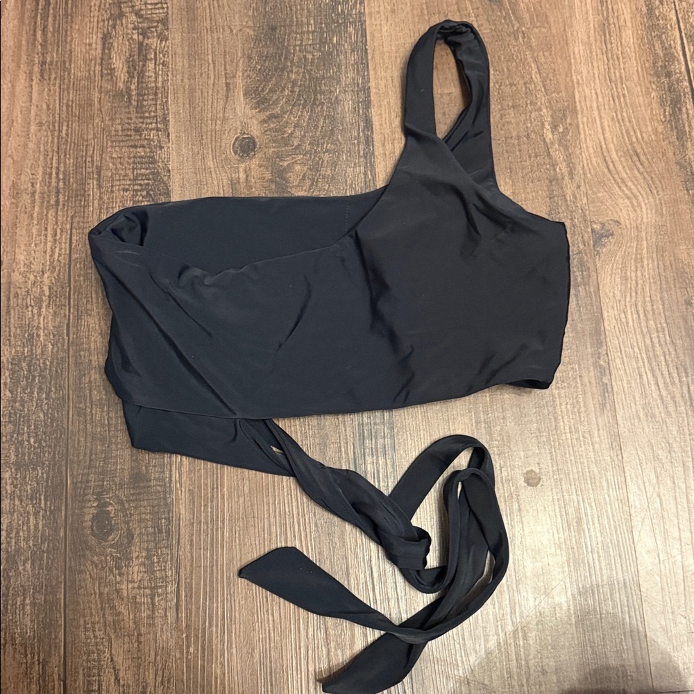 One Shoulder Black Bikini - Picture 3 of 7